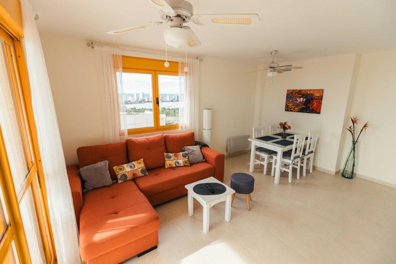 En La Playa. Planta 19. Vistas Espectaculares. 2 Terrazas. Apartment *