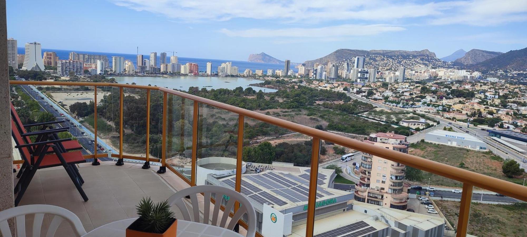En La Playa. Planta 19. Vistas Espectaculares. 2 Terrazas. Apartment *